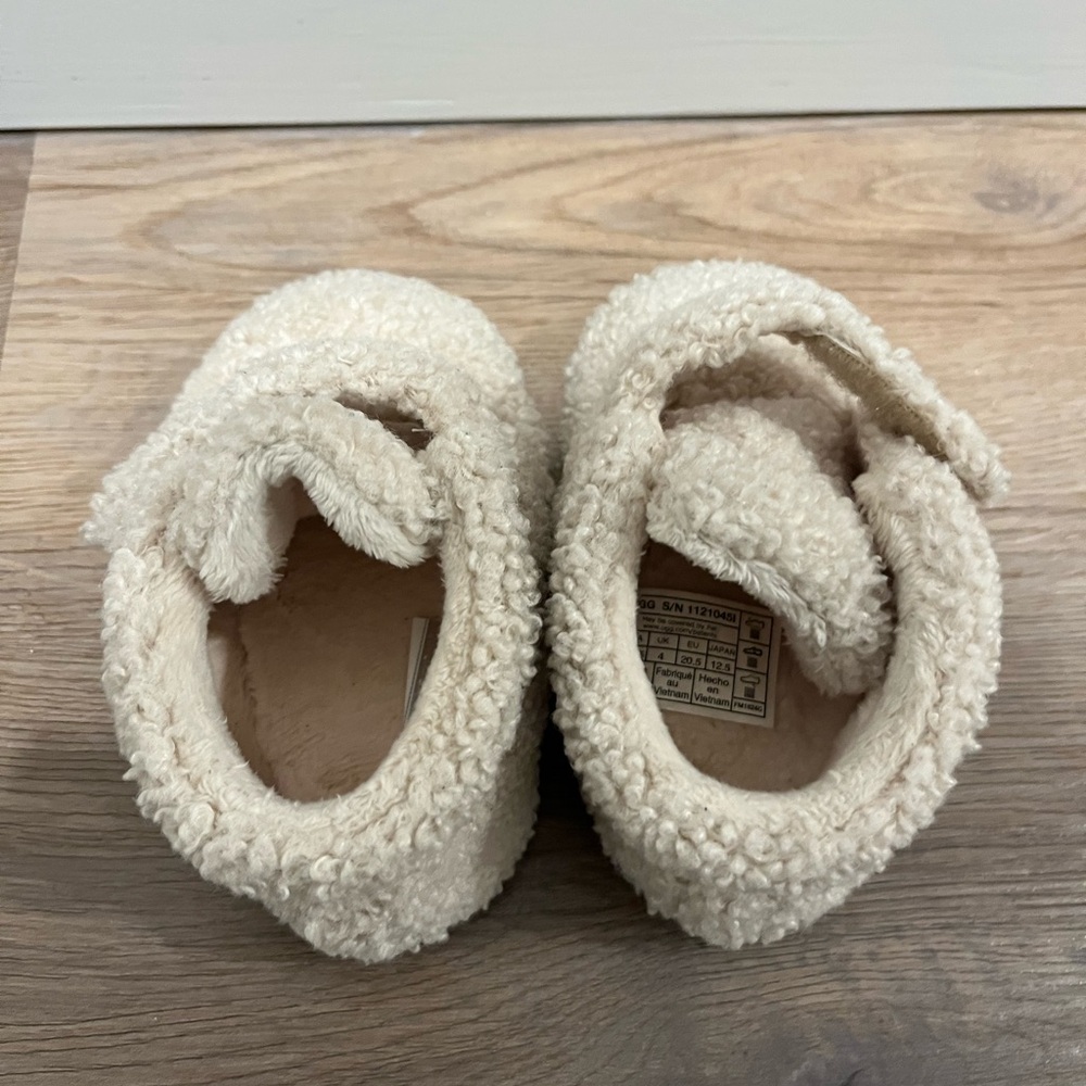 UGG Natural Curly Bixbee Bootie - Picture 2 of 4